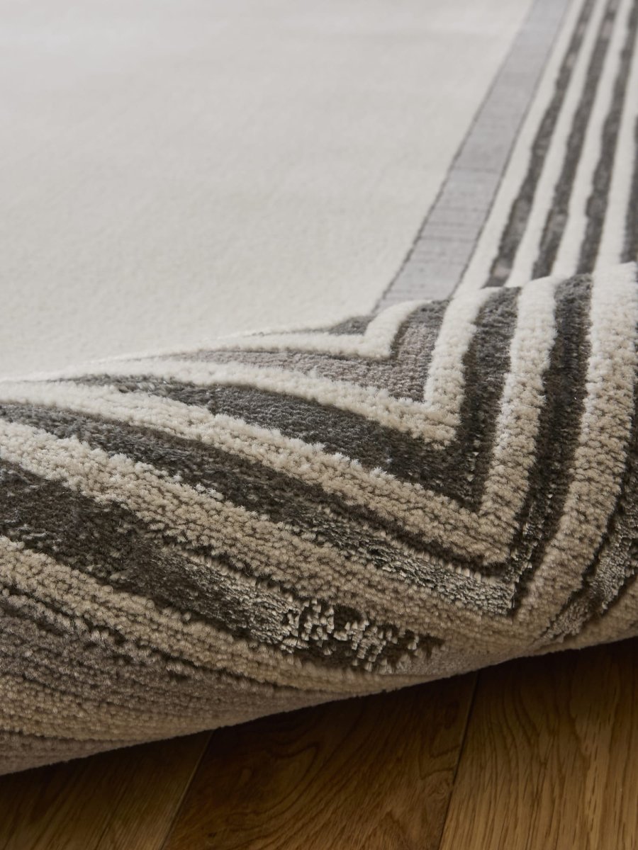 Apollo CK417 Modern Geometric Rug in Ivory/Green closeup view