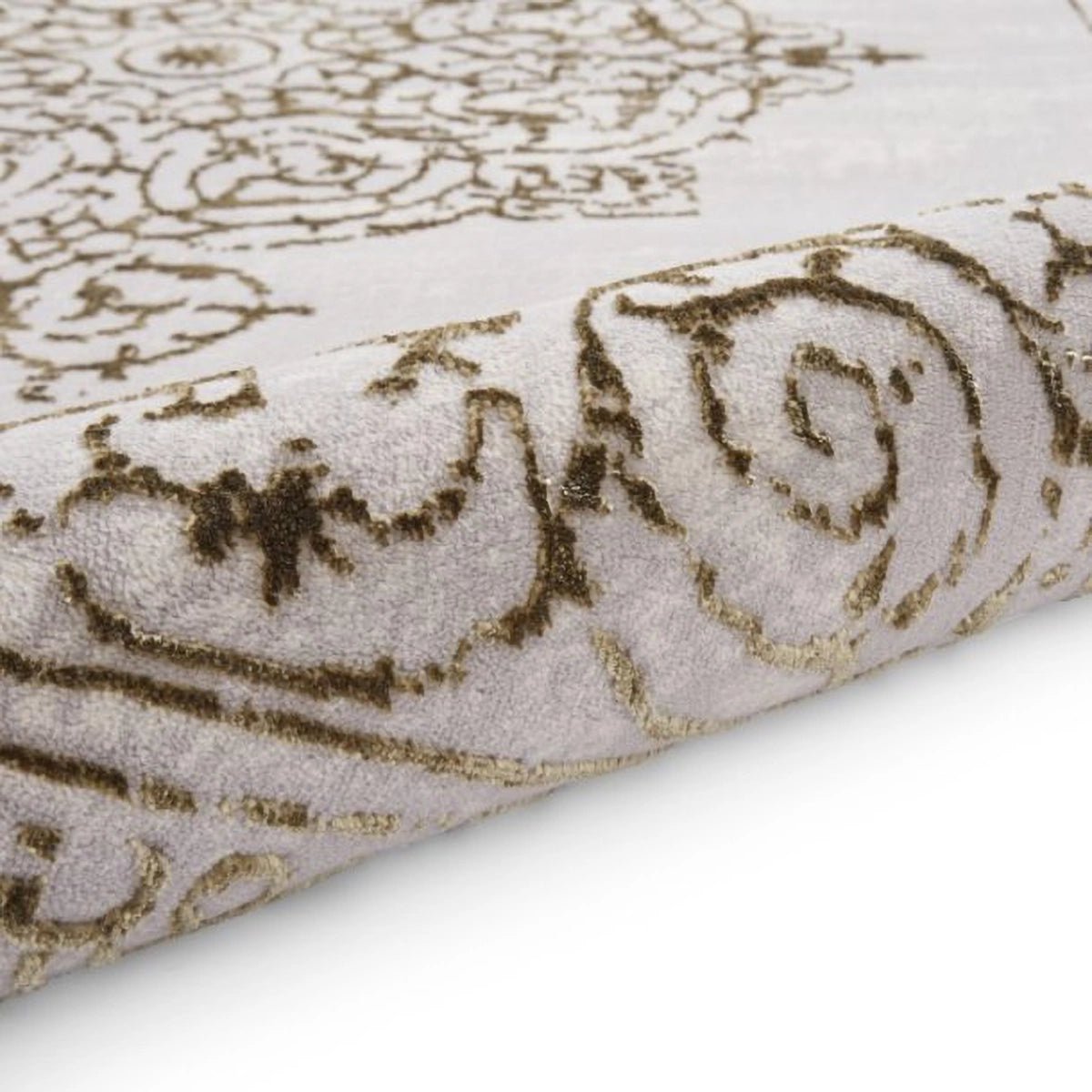 Close up of Artemis B9076A Gold and Silver Rug with metallic finish