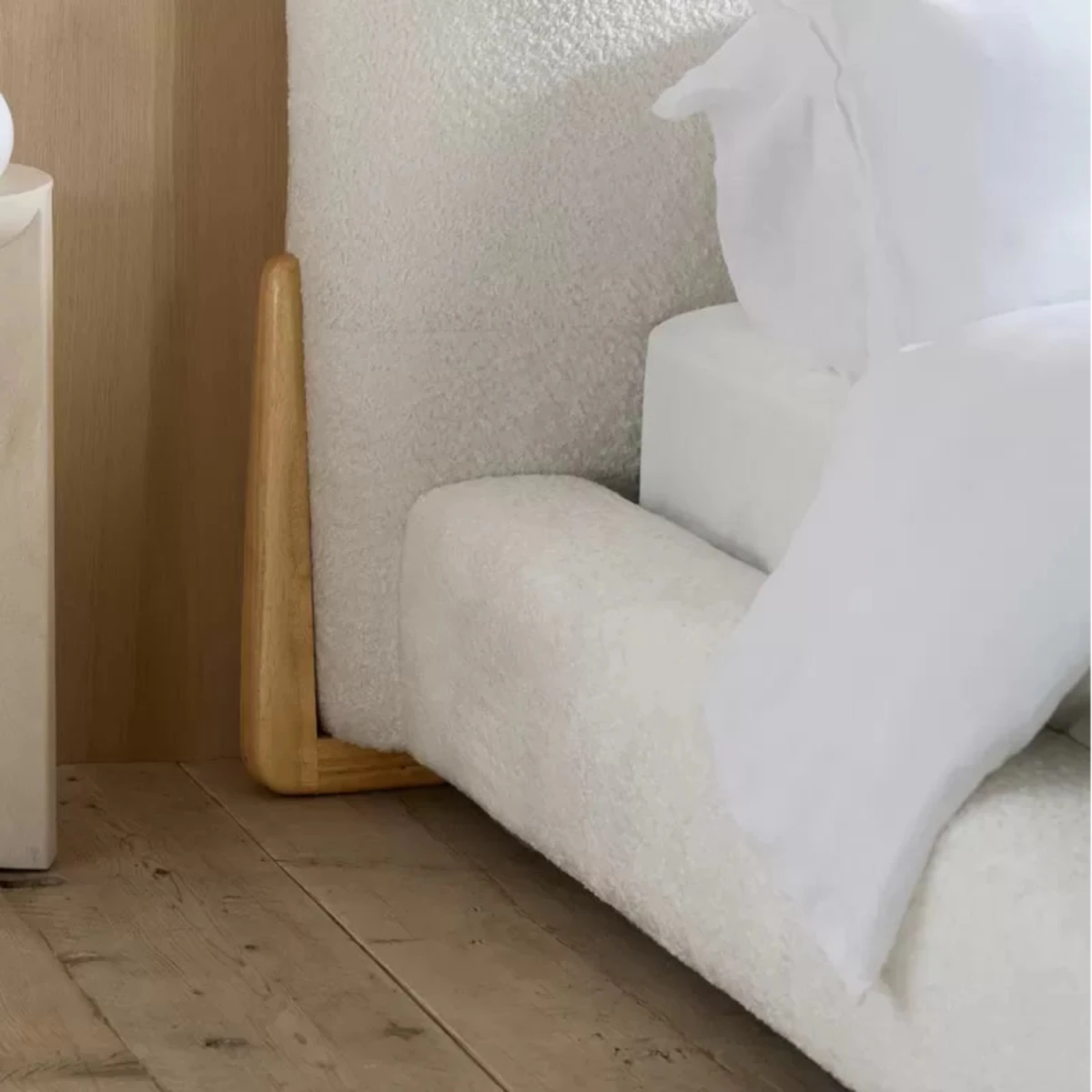 Sturdy support legs ensuring durability and balance.