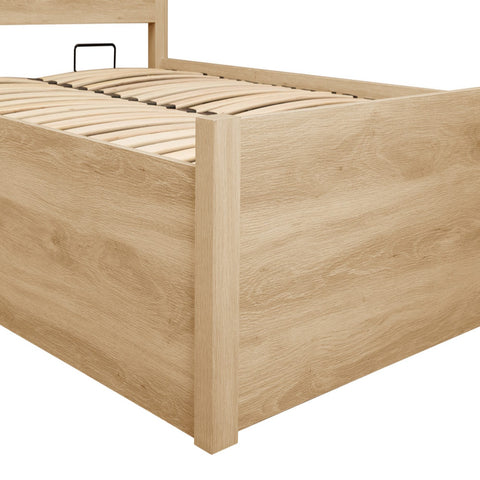 Wood effect structure combining natural look with modern durability.