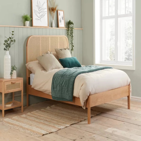 Timeless design combining nature and modern style.
