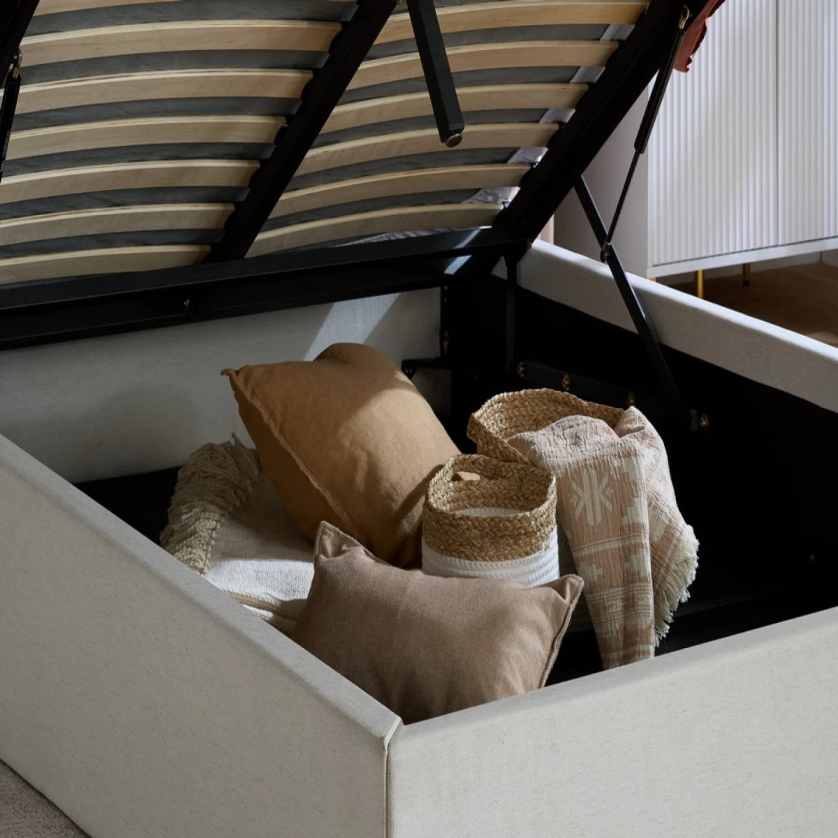 Lift up storage bed with easy access under bed storage space.