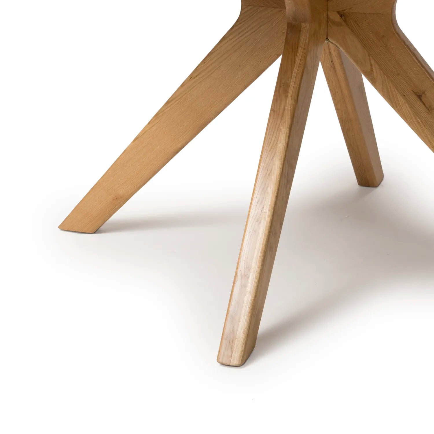 Armande 130cm Round Oak Veneer Dining Table - Pendle Village Furniture