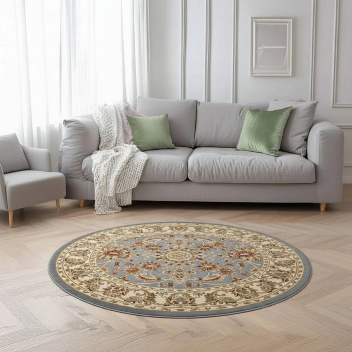 Traditional patterned round rug with soft polypropylene fabric.