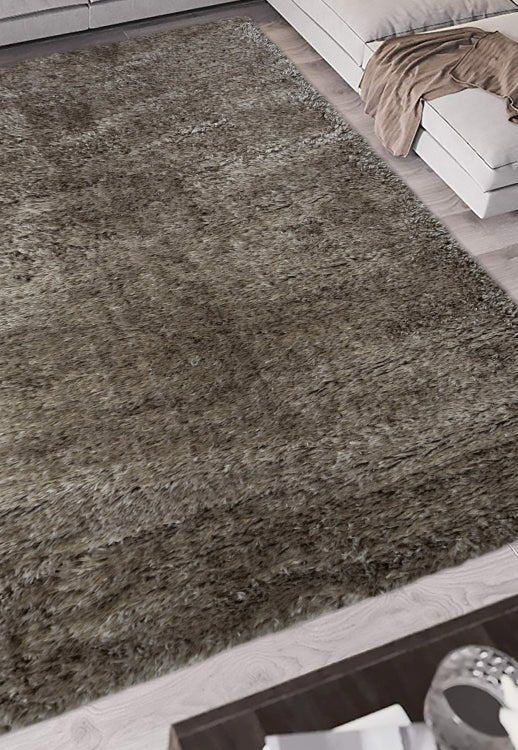 Soft grey shade rug for modern minimalist interiors.