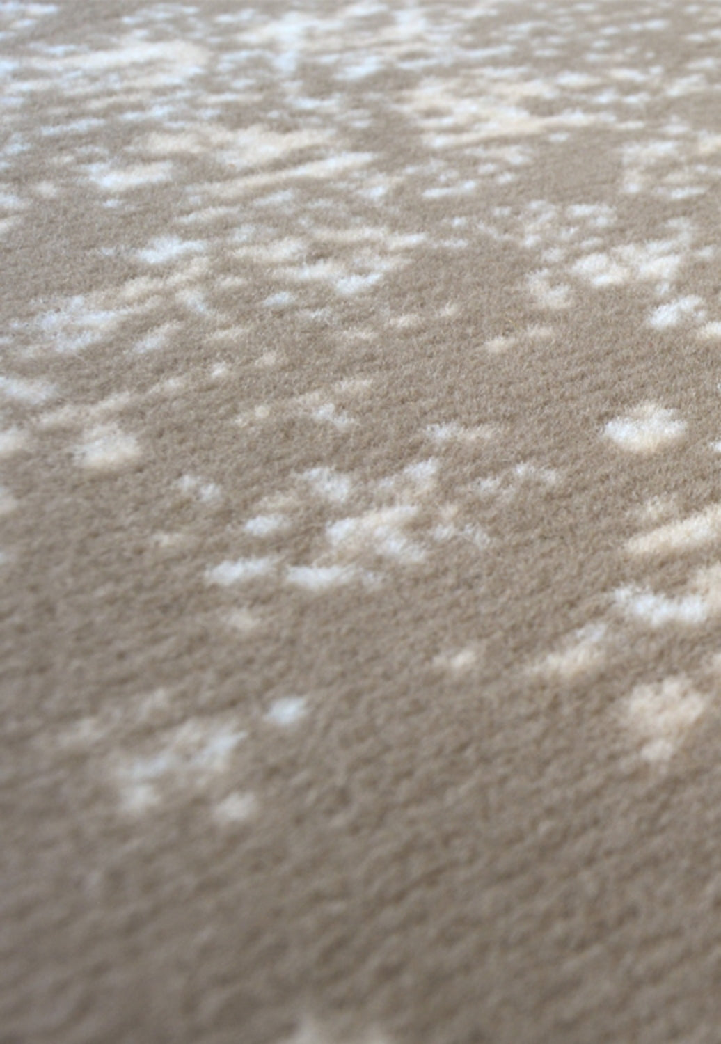 Traditional style rug in warm natural colours.