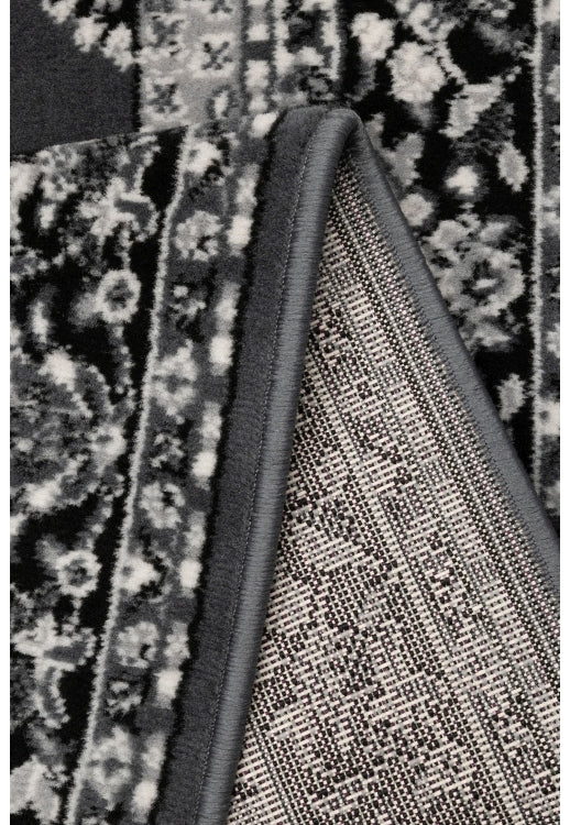 Traditional runner rug for corridors and entryways.