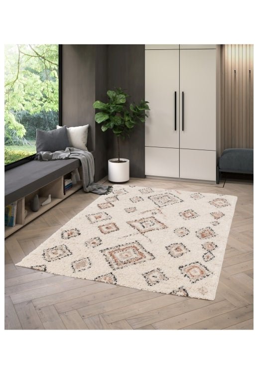 Nomadic shaggy diamonds rug with plush texture and modern style.