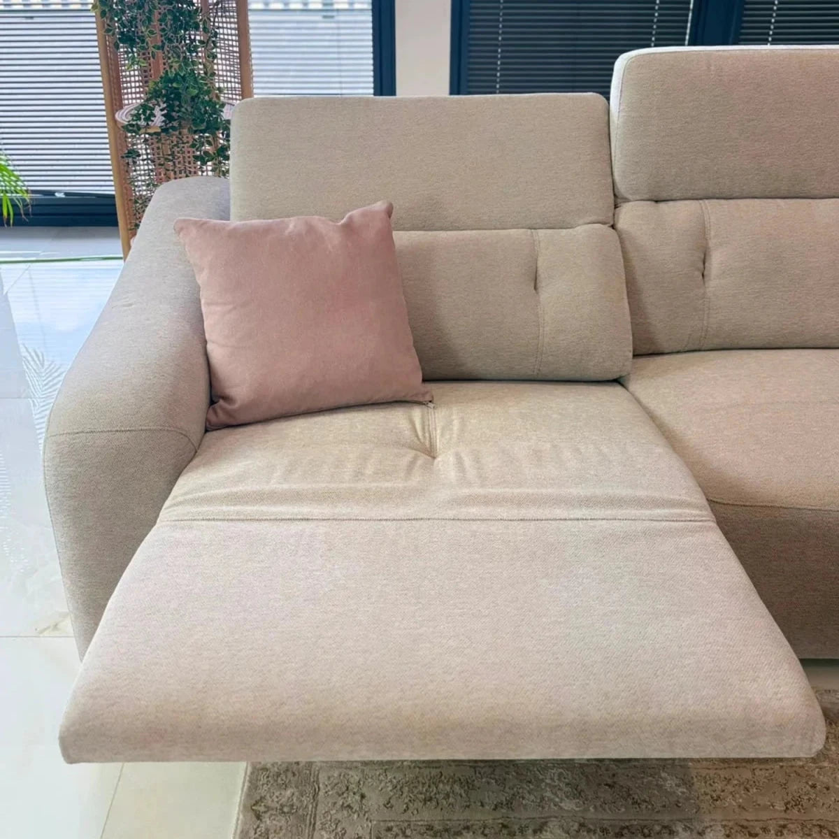 Ergonomic design for extended seating comfort.