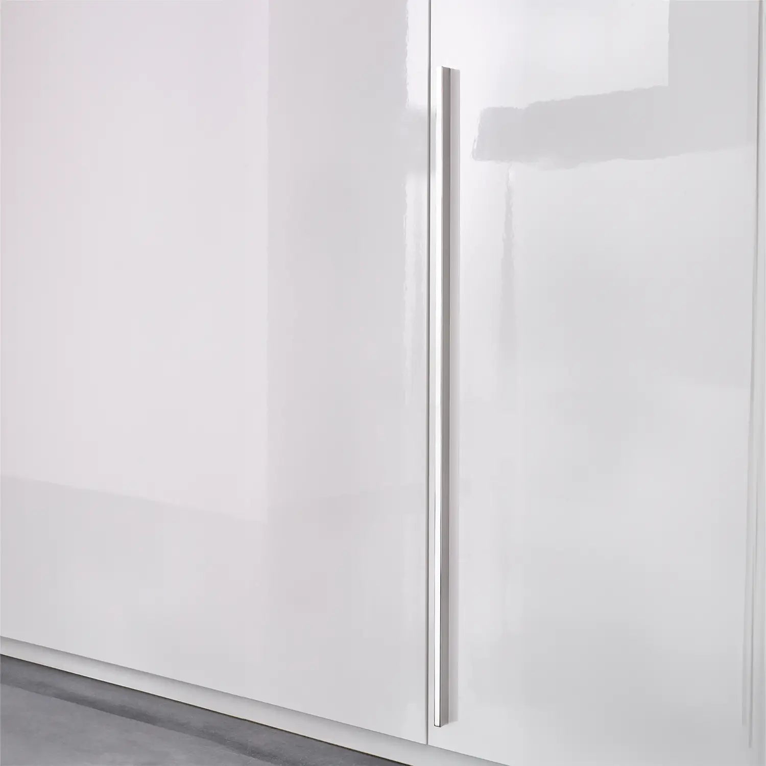 Rauch Montclar White High Gloss 4 Door Wardrobe with Drawers, Doors Above the Drawers are eqipped with Mirrors. Dimension: Width 201 Height 223 and Depth 60 cm, Has Long Chrome Door Handles. Premium Quality. We Will Deliver and Assemble for Free - Long Chrome Handles