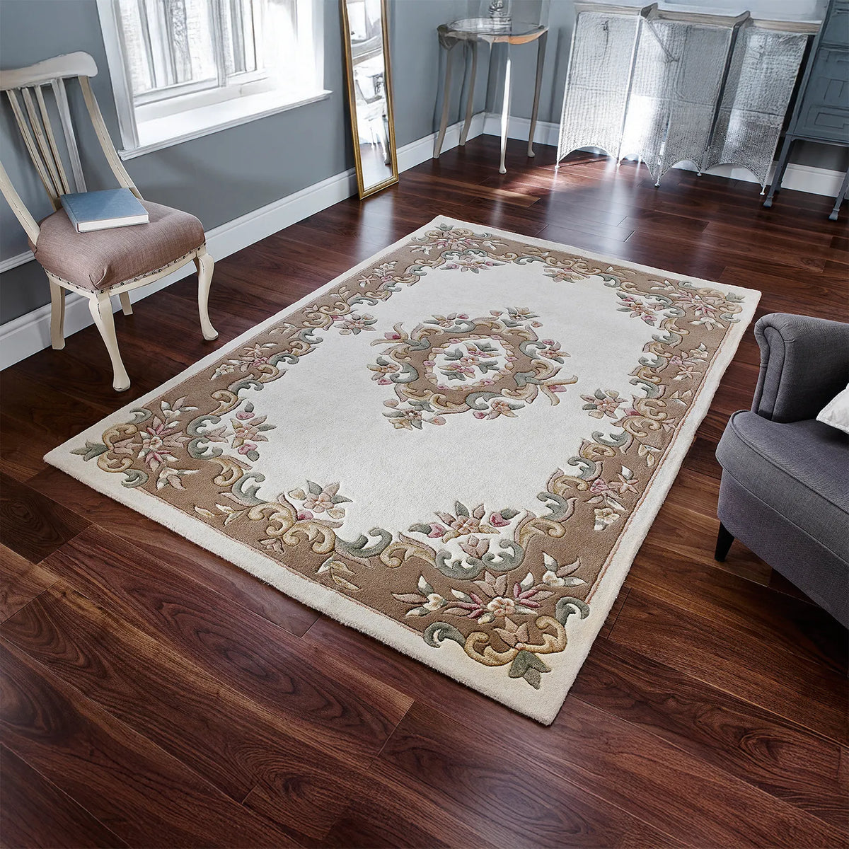 Royal Cream and Beige Traditional Hand Tufted Wool Rug - Pendle Village Furniture