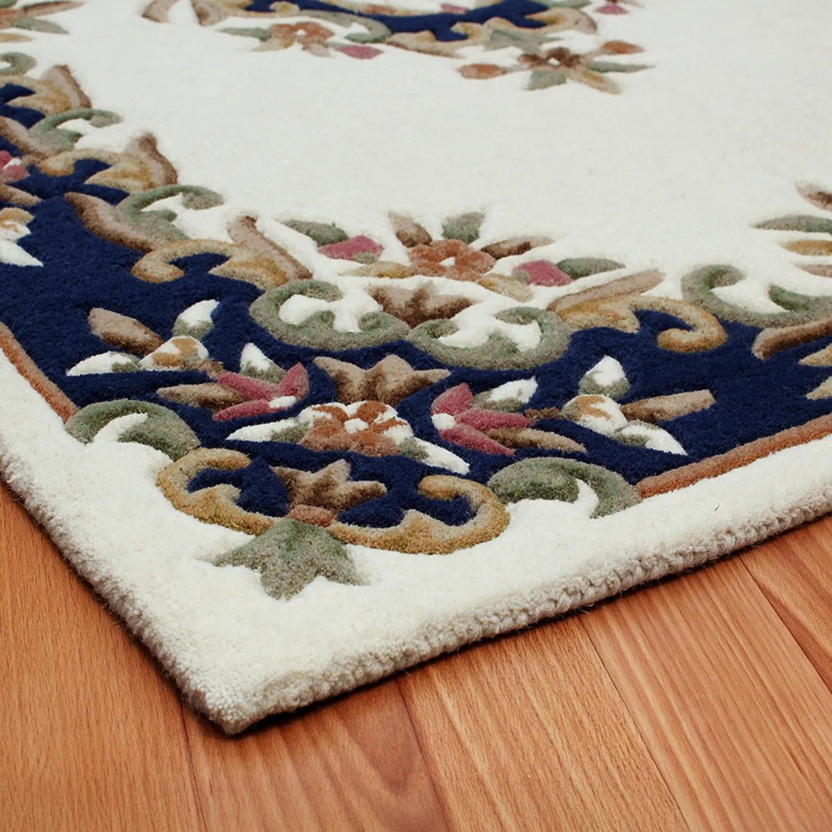 Royal Cream and Blue Traditional Hand Tufted Wool Rug - Pendle Village Furniture