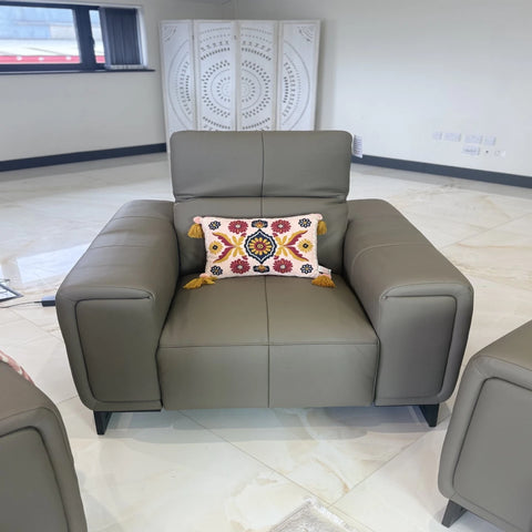 High-quality Leather/PVC upholstery offering a sleek and luxurious finish.