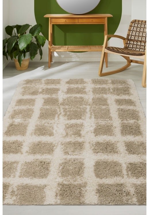 Twist Blur Blocks natural rug with soft shaggy texture and modern style.
