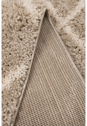 Stylish shaggy rug in natural tones for modern homes.